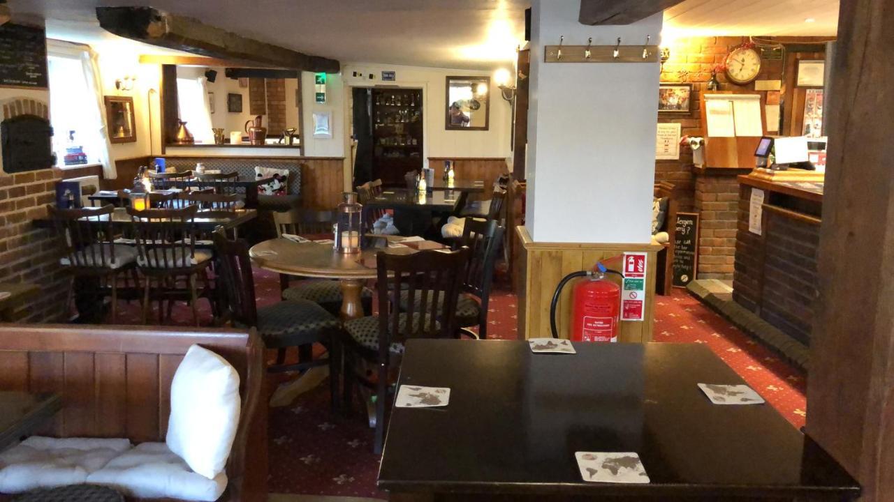 The Bell Inn Солсбери Экстерьер фото