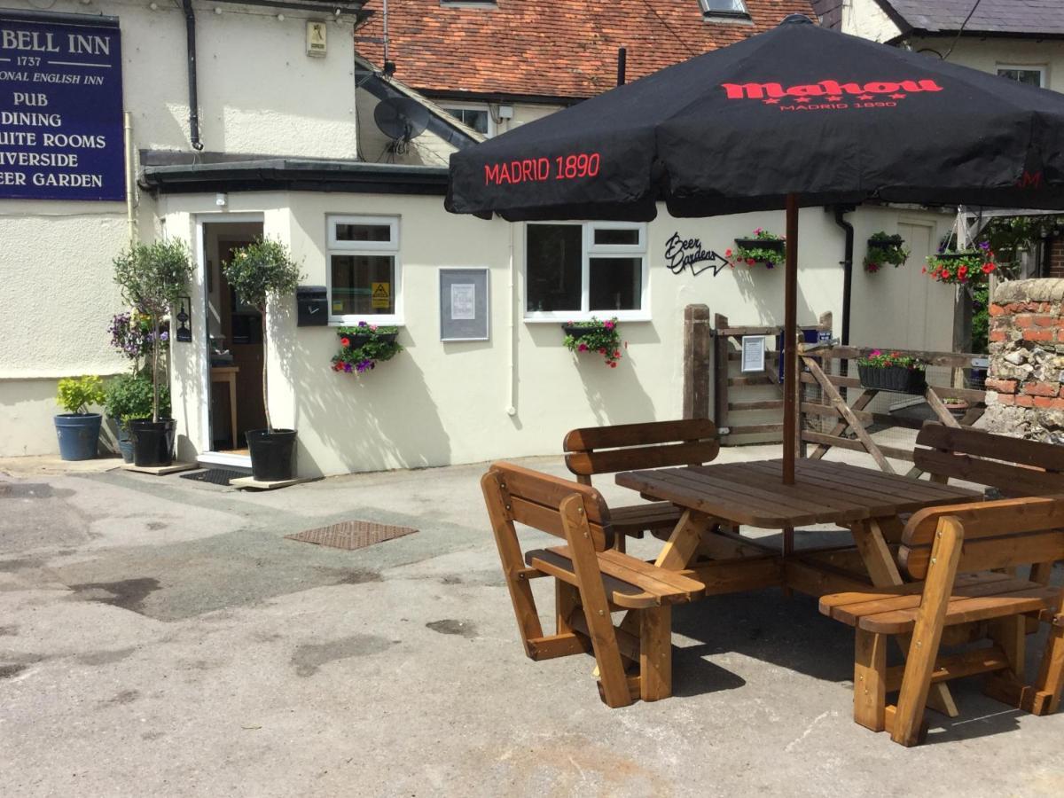 The Bell Inn Солсбери Экстерьер фото
